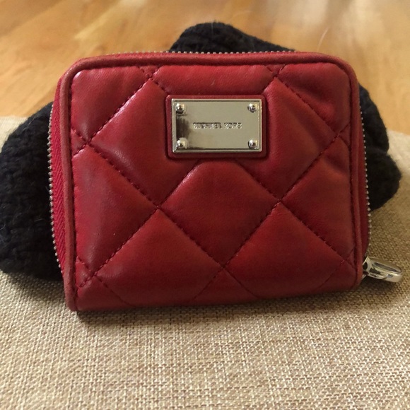 Michael Kors mini wallet - Picture 1 of 3